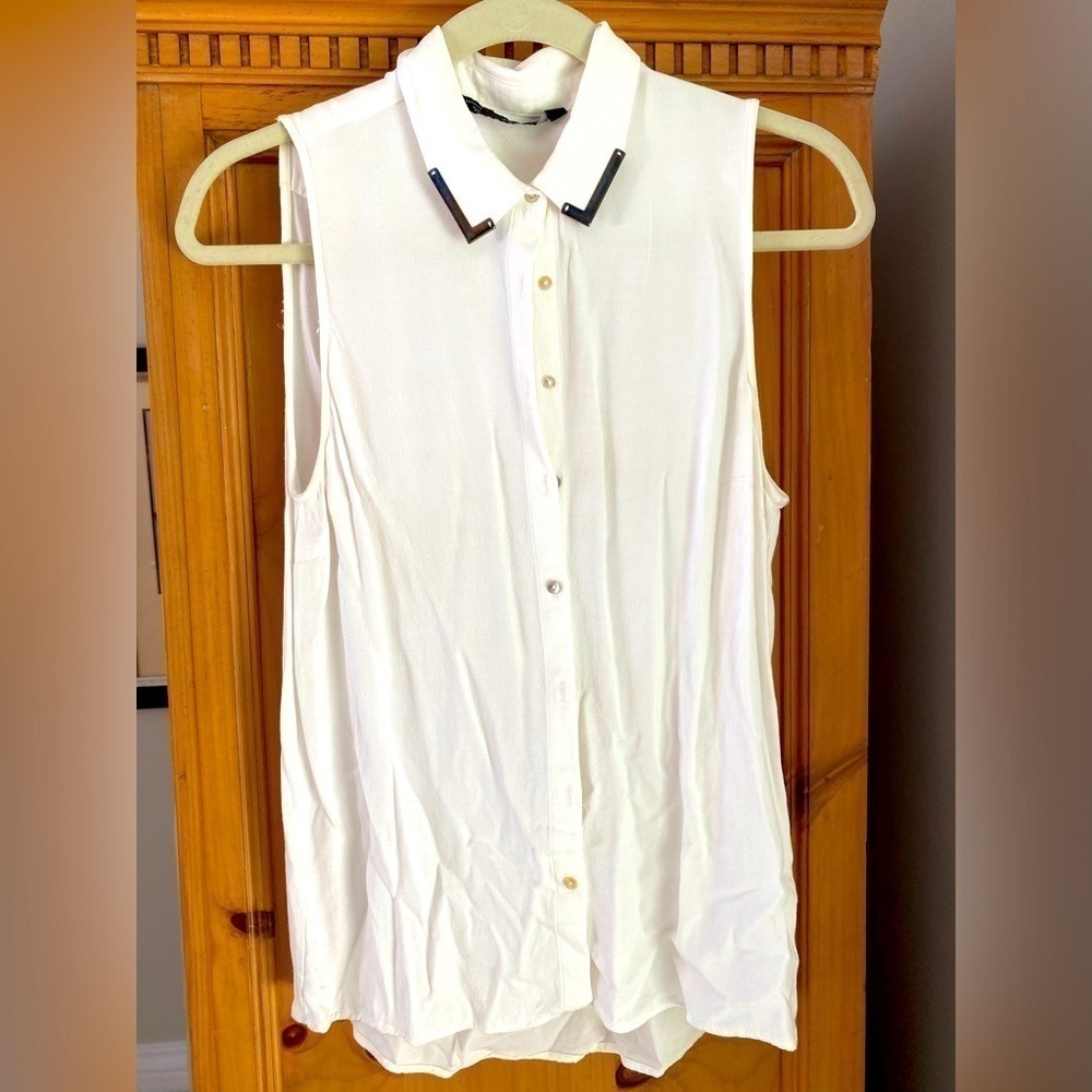 Zara Basic White Ivory Sleeveless Button Down w/ Silver metallic accents - M